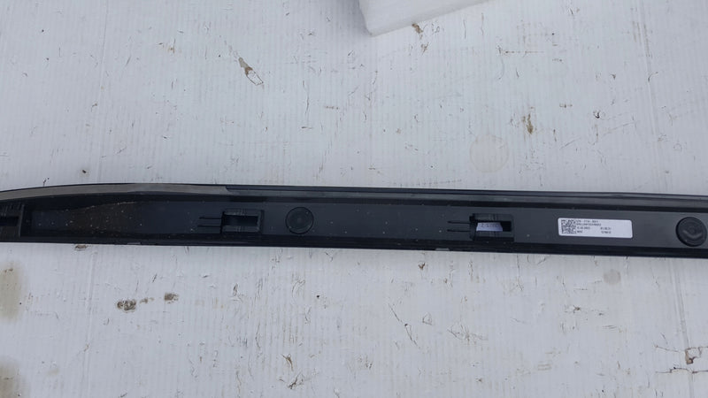 Listwa progowa lewa strona AUDI A3 8Y0853855 demontaż
