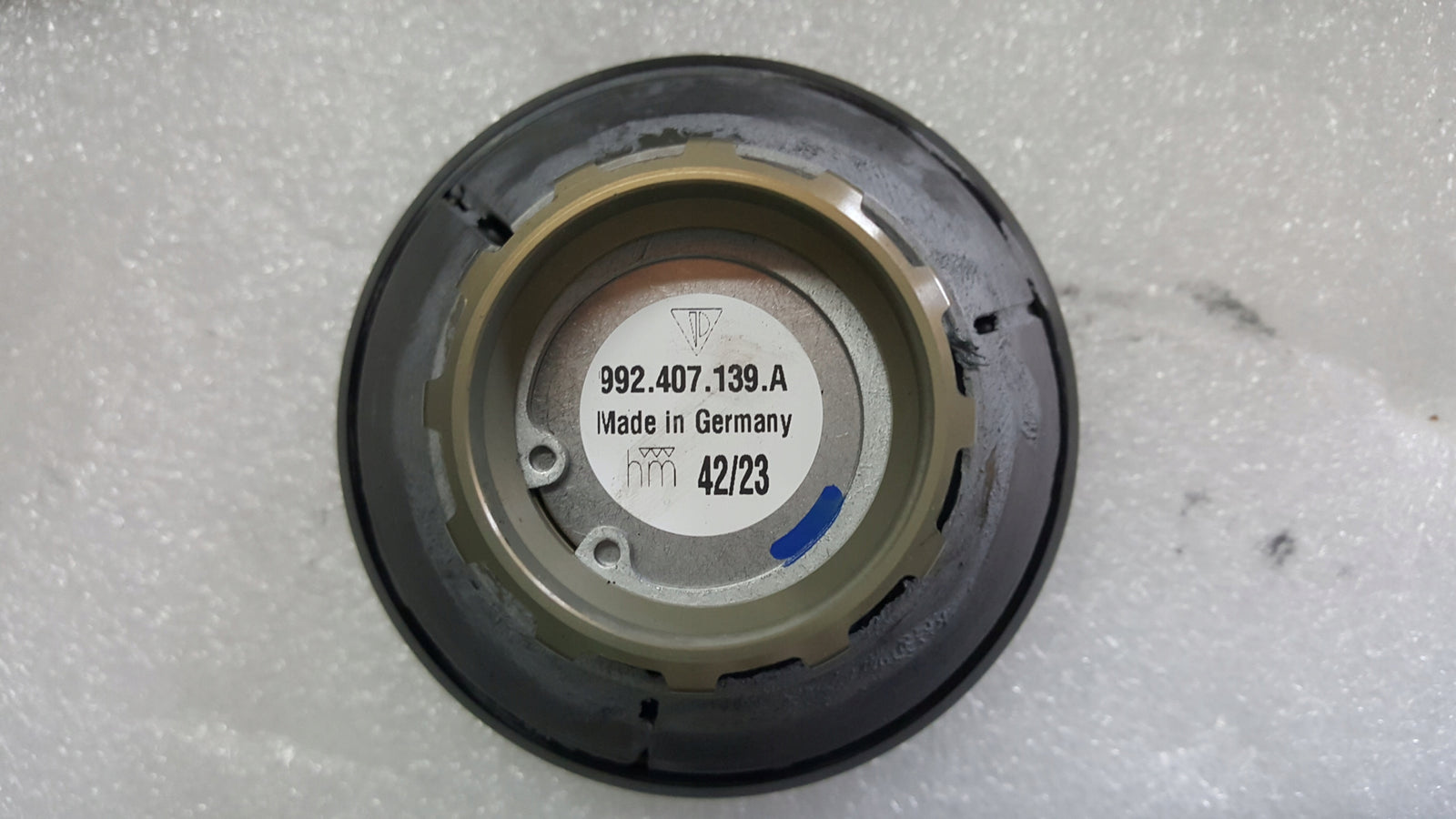 Śruba felgi CENTERLOCK-- PORSCHE 992407139A demontaż