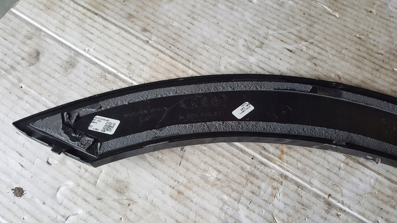 Listwa błotnika lewy tył AUDI A1 S1 82A853817