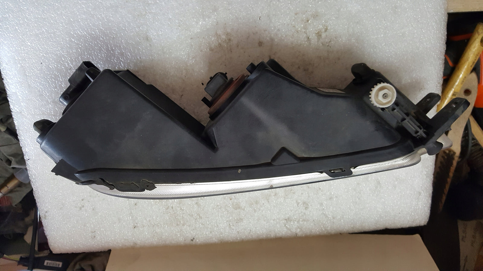 Prawy halogen VW PASSAT B8 3G0941662E demontaż