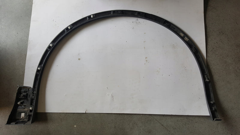 Listwa błotnika lewy przód VW TOUAREG 3 760853717 demontaż