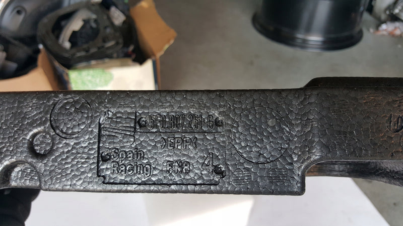 NOWY ORYGINALNY absorber zderzaka przedniego SEAT LEON 5F0807251G