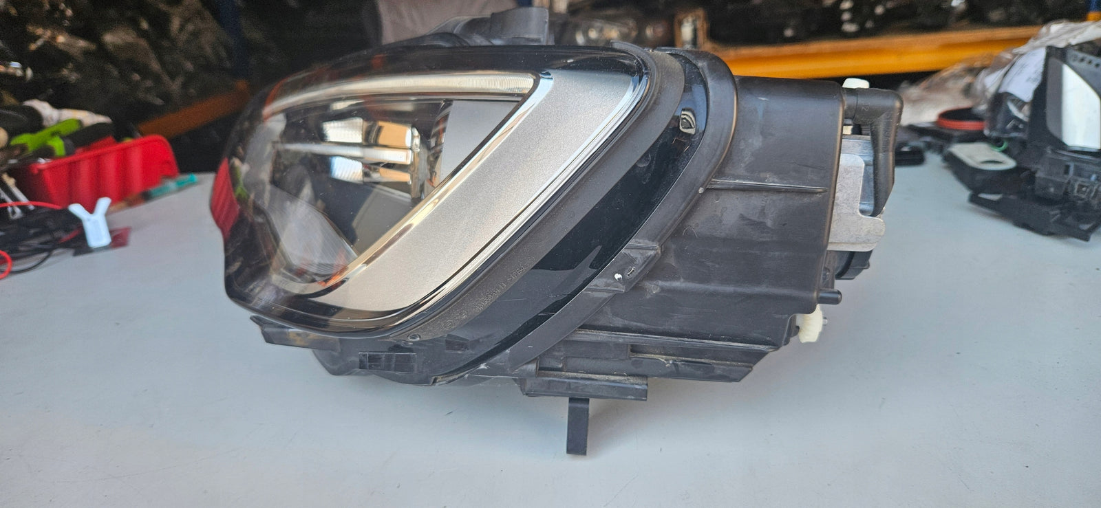 LE bi xenon skrętny LED Audi A3 S3 RS3 8V0941031AE IDEAŁ przed liftem