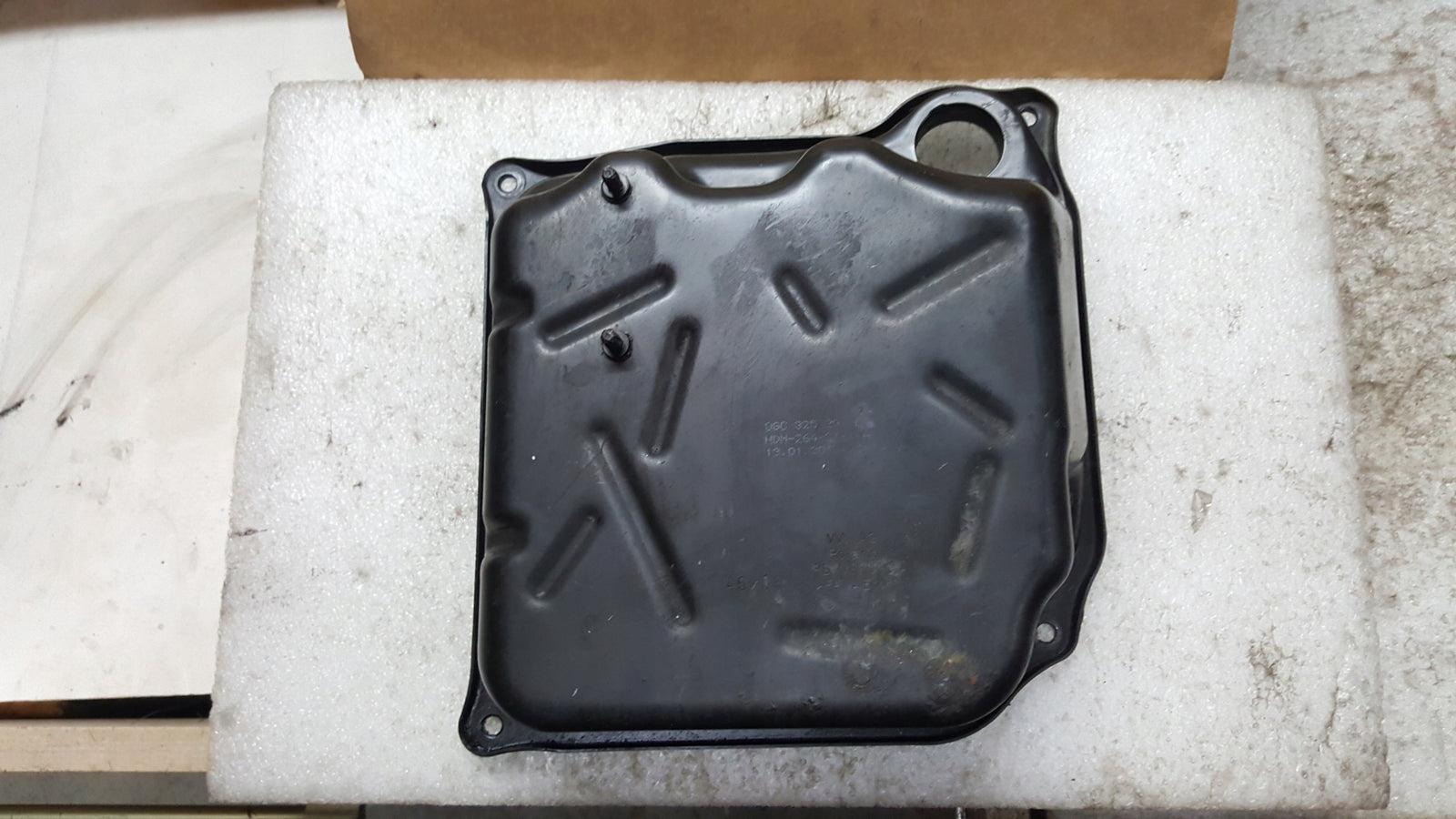 Volkswagen AUDI SKODA Miska olejowa skrzyni biegów 0GC325201E