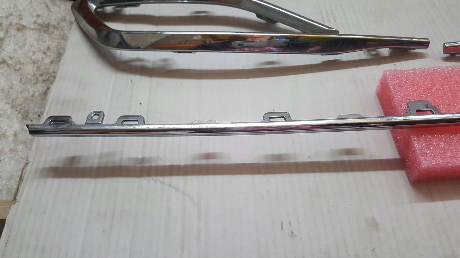 Listwy chrom tył VW GOLF VIII 5H6853331 5H6853332 5H6853333