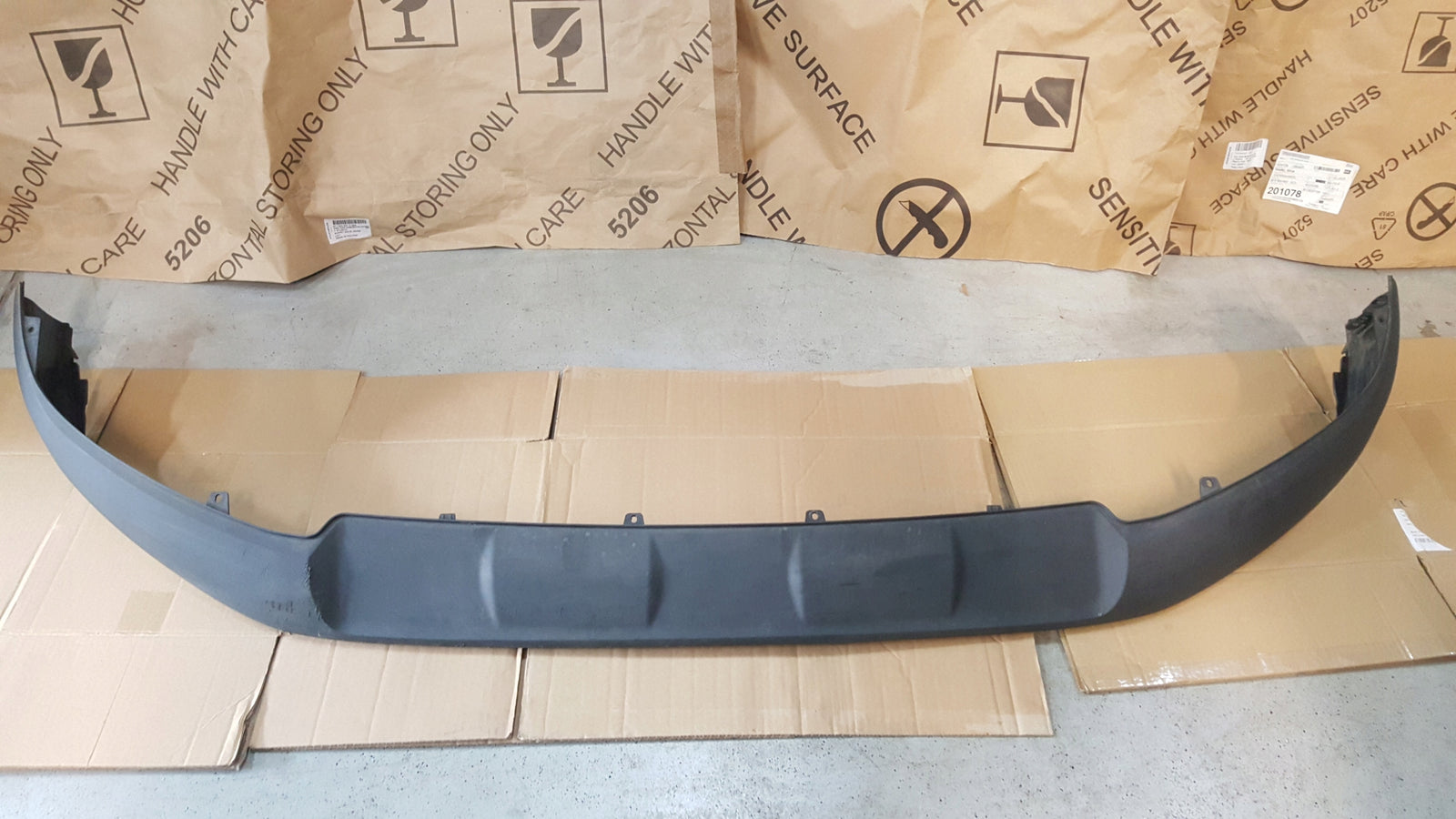 AUDI Q2 81A 2016- SPOILER DOKŁADKA LISTWA ZDERZAKA PRZÓD 81A807110