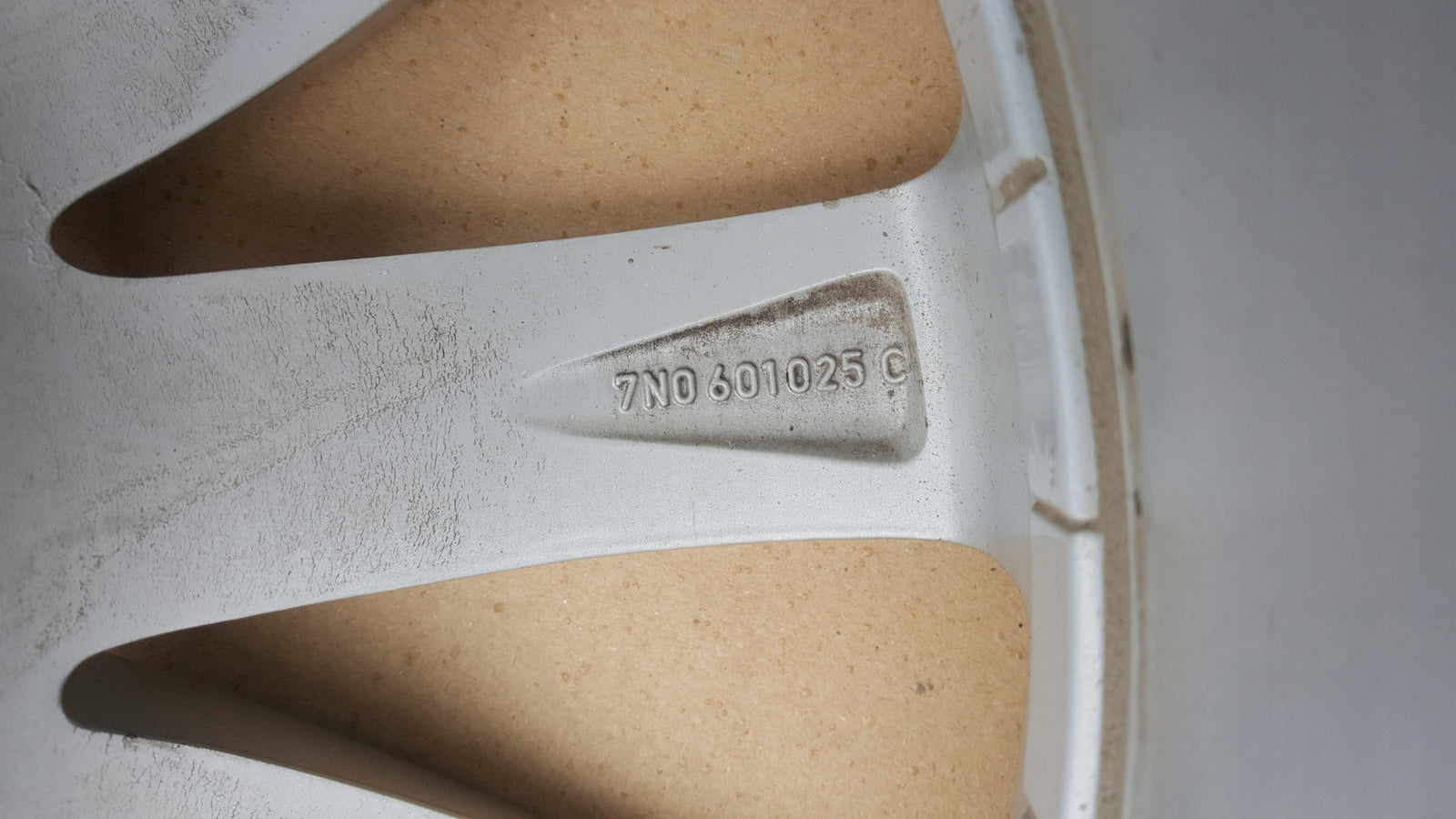 Felga aluminiowa Volkswagen OE 7N0601025C 7.0