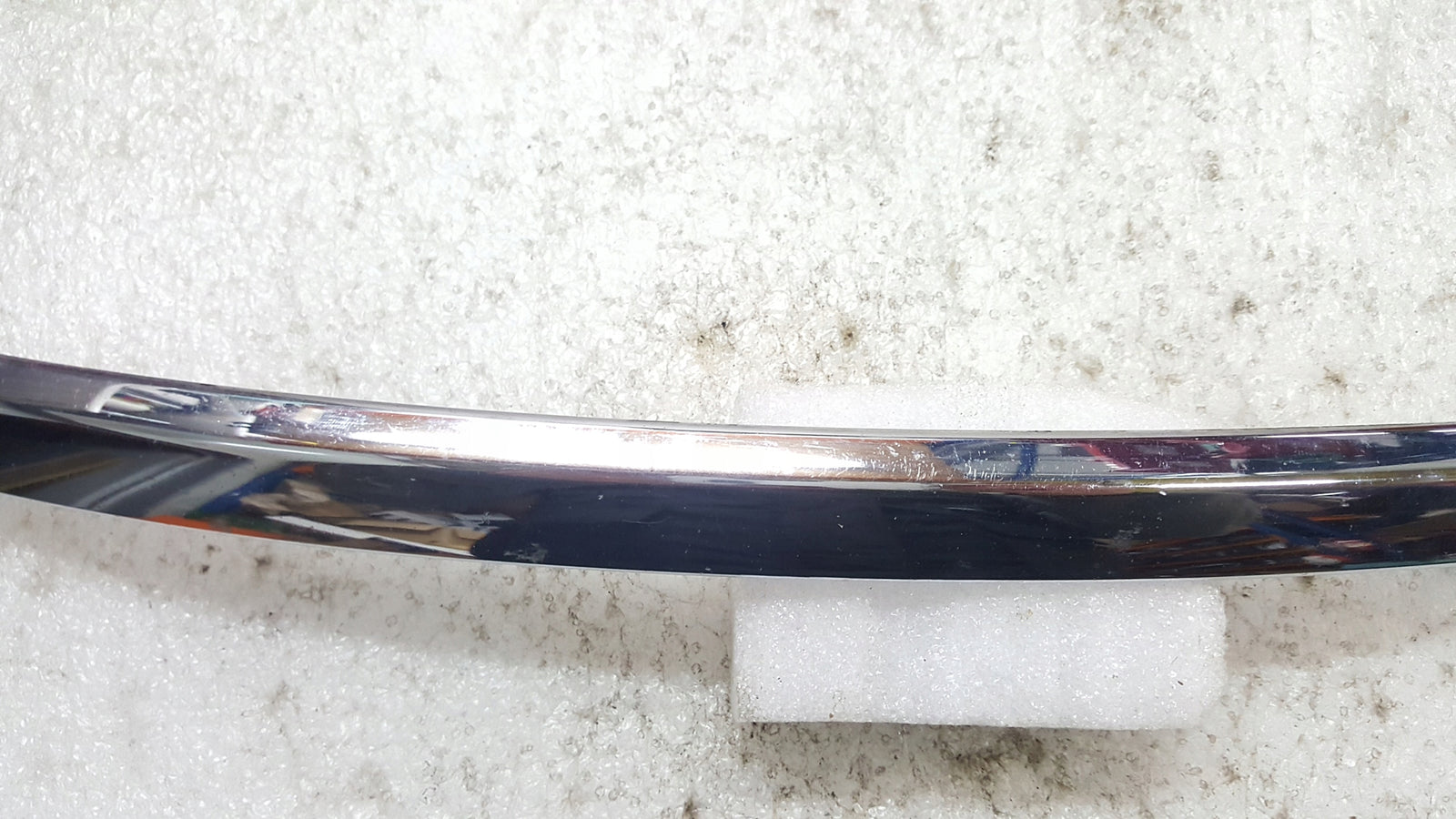 AUDI A6 C6 LIFT 08- OZDOBNA LISTWA CHROM ZDERZAKA PRZÓD LEWA 4F0853065