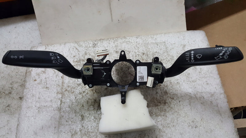 Przełączniki pod kierownicę AUDI A1 8X 8X0953521AE
