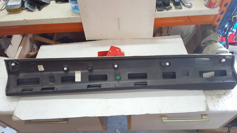 Listwa drzwi lewy przód AUDI Q3 II 83A853959A/B demontaż