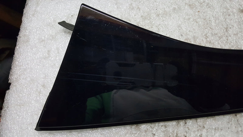 Listwy klapy bagażnika lewa+prawa strona M-B W205 A2067900400 A2067900300