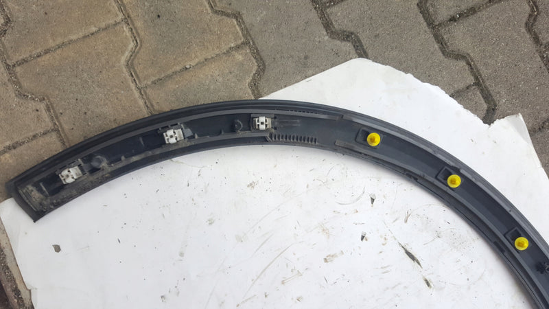 LISTWA BŁOTNIKA PRAWA PRZEDNIA AUDI Q8 4M853718B