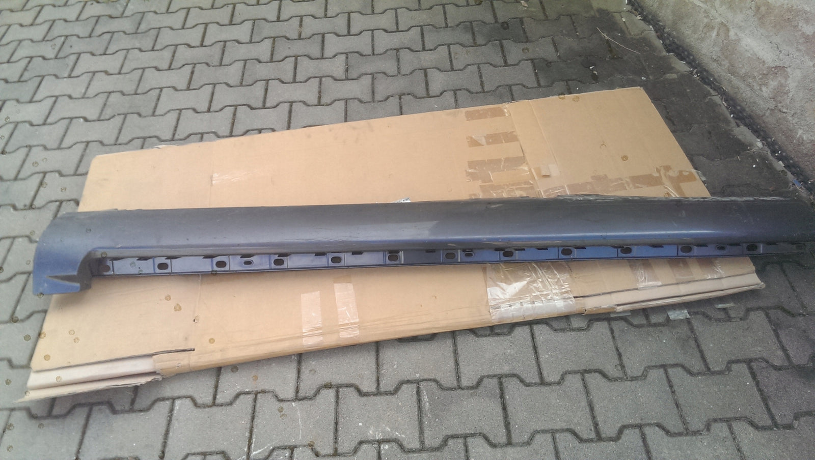 Listwa progowa prawa AUDI A8 D3 LONG 4E4853860D