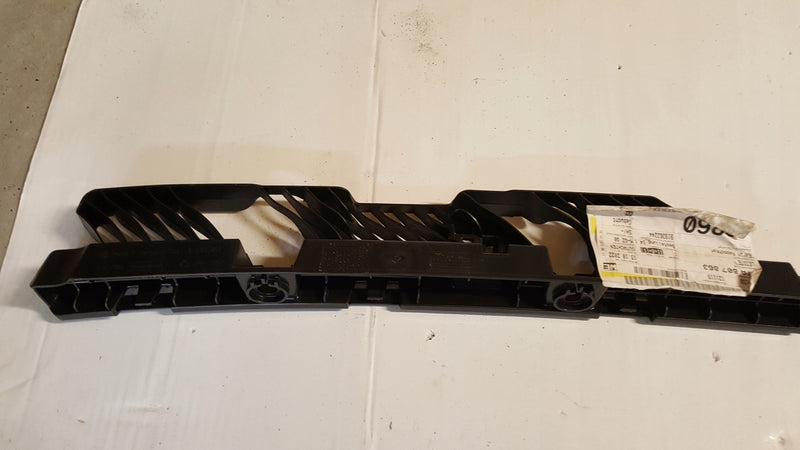 Wspornik ślizg zderzaka tył VW TOURAN 5TA807863