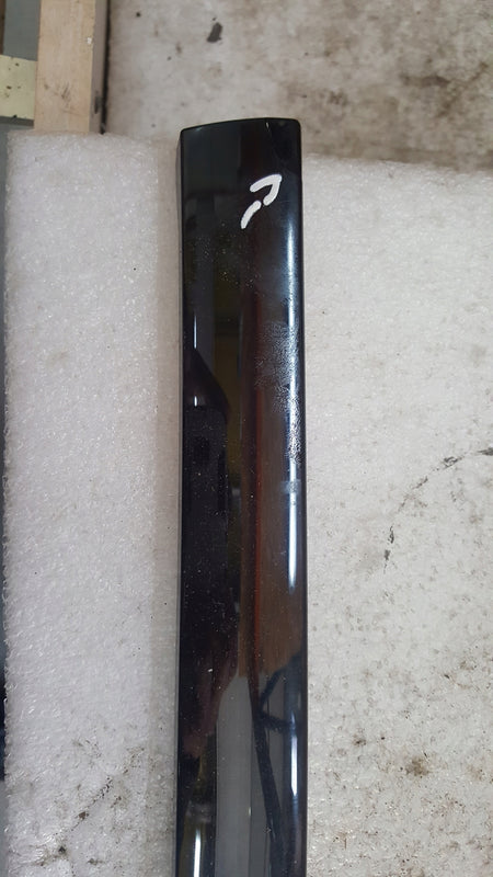 Listwy klapy bagażnika lewa + prawa strona VW TOURAN 5TA827939 5TA827940