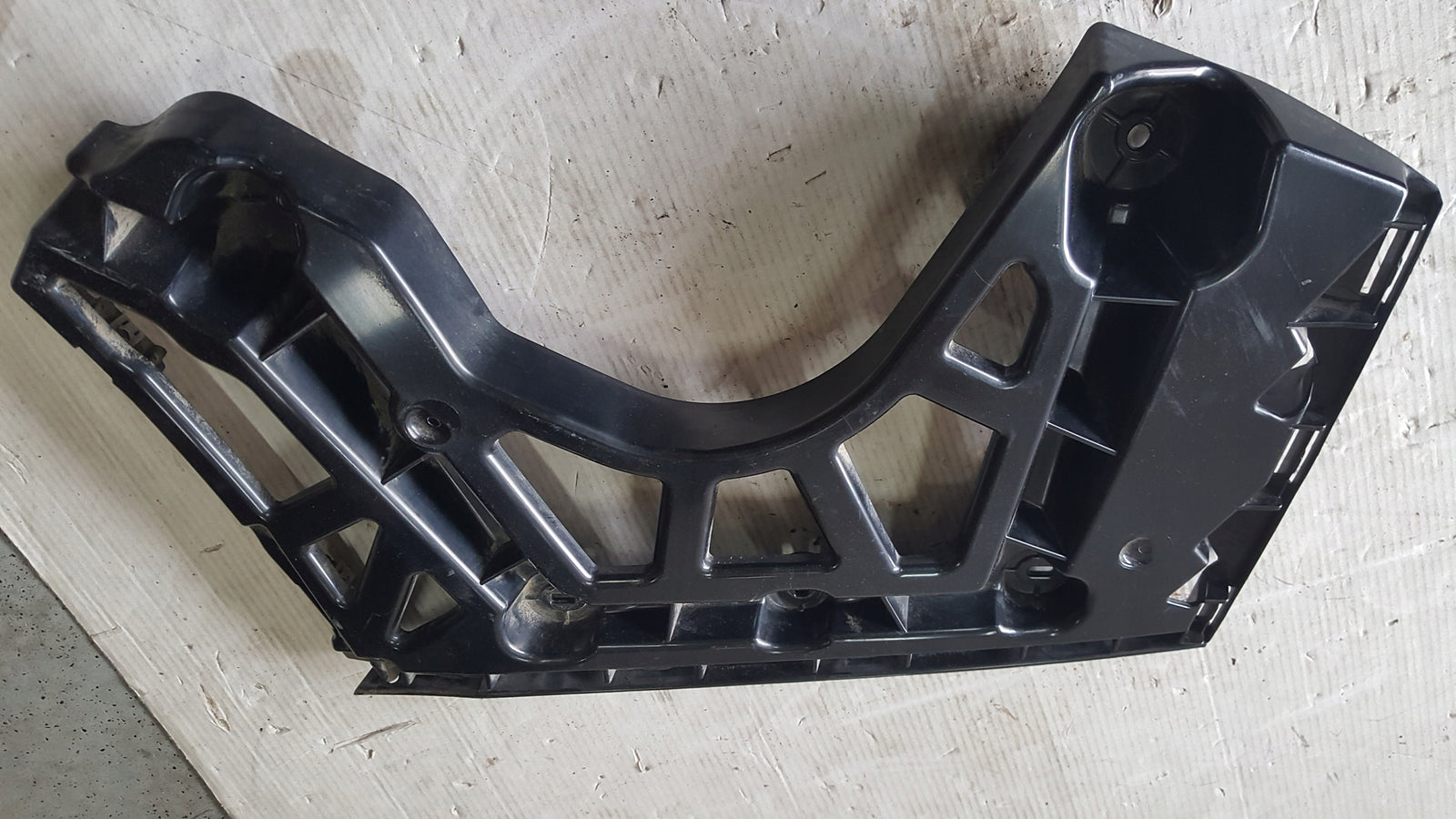 Ślizgi zderzaka przedniego lewy+prawy SKODA ENYAQ 5LG807393 5LG807394