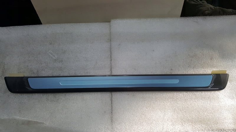 NOWA ORYGINALNA listwa nakładka progowa prawy przód AUDI A4 B9 8W0853374F