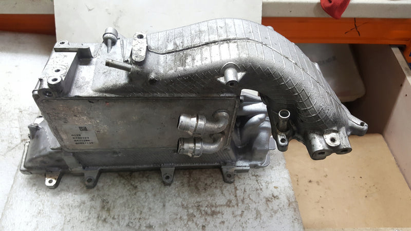 Kolektor ssący VW AUDI SEAT SKODA 2.0 TDI 05L129766Q demontaż