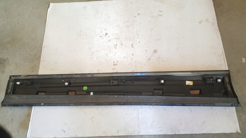 Listwa drzwi prawy przód AUDI Q3 8U0853960D