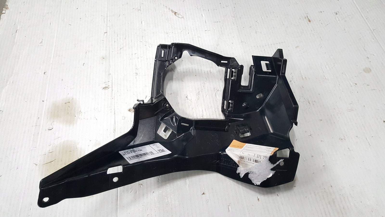 NOWY ORYGINALNY ślizg zderzaka przedniego lewa strona BMW 1 F20 F21 7371739