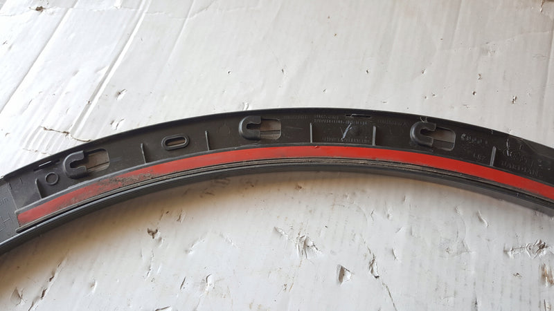 Listwa błotnika lewy tył AUDI Q3 8U0853817B