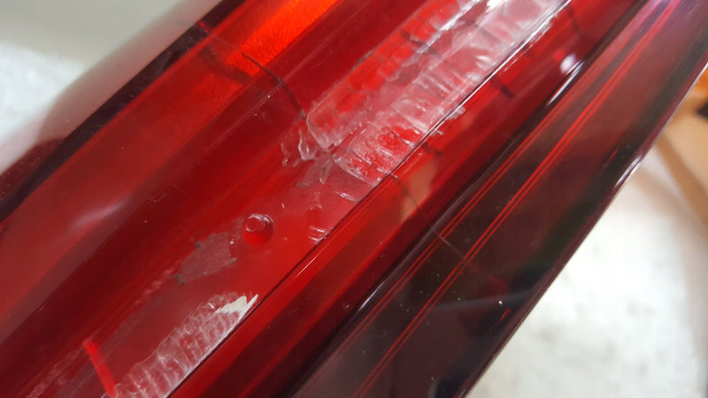 Tylna prawa lampa LED w klapę AUDI A6 C8 sedan 4K5945076 demontaż