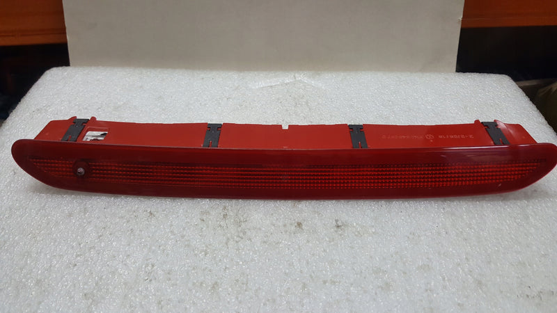 Trzecie światło stop VW GOLF VII TIGUAN SEAT TARRACO 5K0945087D demontaż
