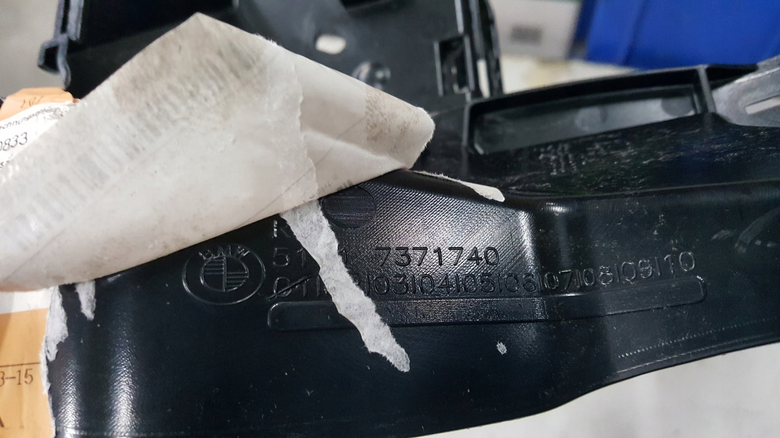 NOWY ORYGINALNY ślizg zderzaka przedniego prawa strona BMW 1 F20F21 7371740