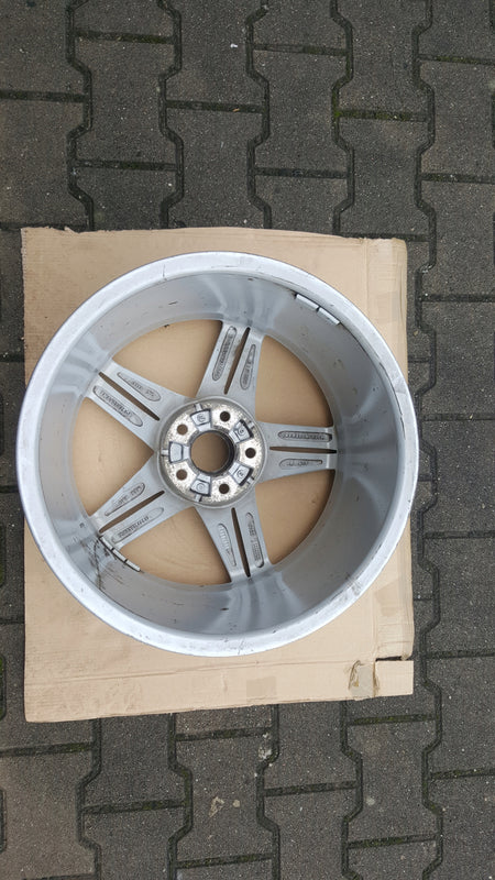 Felga aluminiowa 18 Audi A5 A4 OE 8W0601025DE 8.5