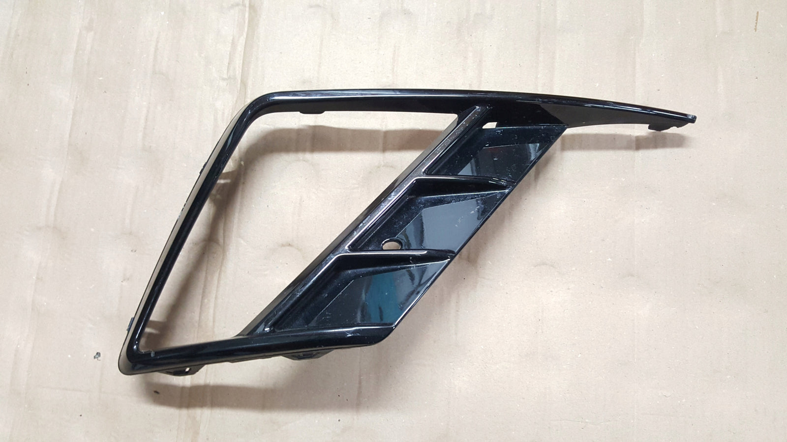 Seat Ibiza V 5 6F0 FR 17-21 Atrapa Kratka Zderzaka Prawa Przód 6F0853666C