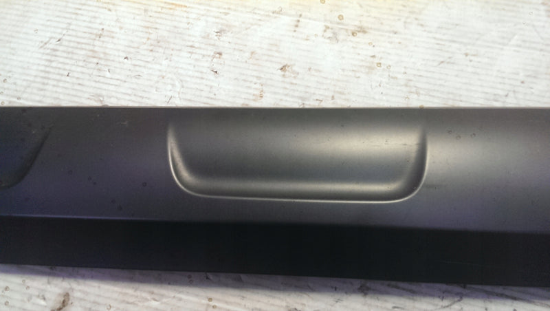 Listwa drzwi prawy przód AUDI Q3 8U0853960G