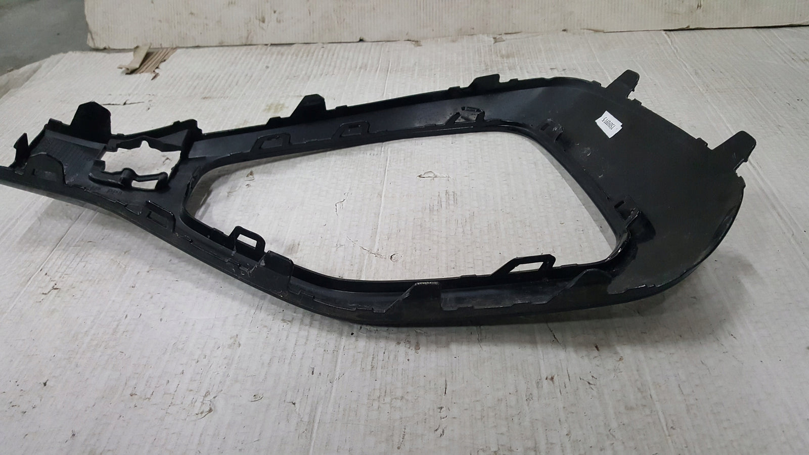 Kratka zderzaka prawy przód VW T-ROC 2GA853190 demontaż