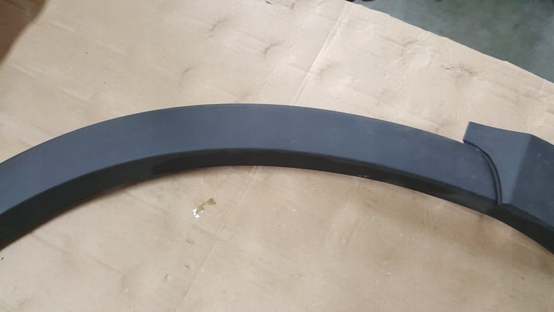 Listwa przednia lewa AUDI Q3 I 8U0 przód lewy 8U0853717