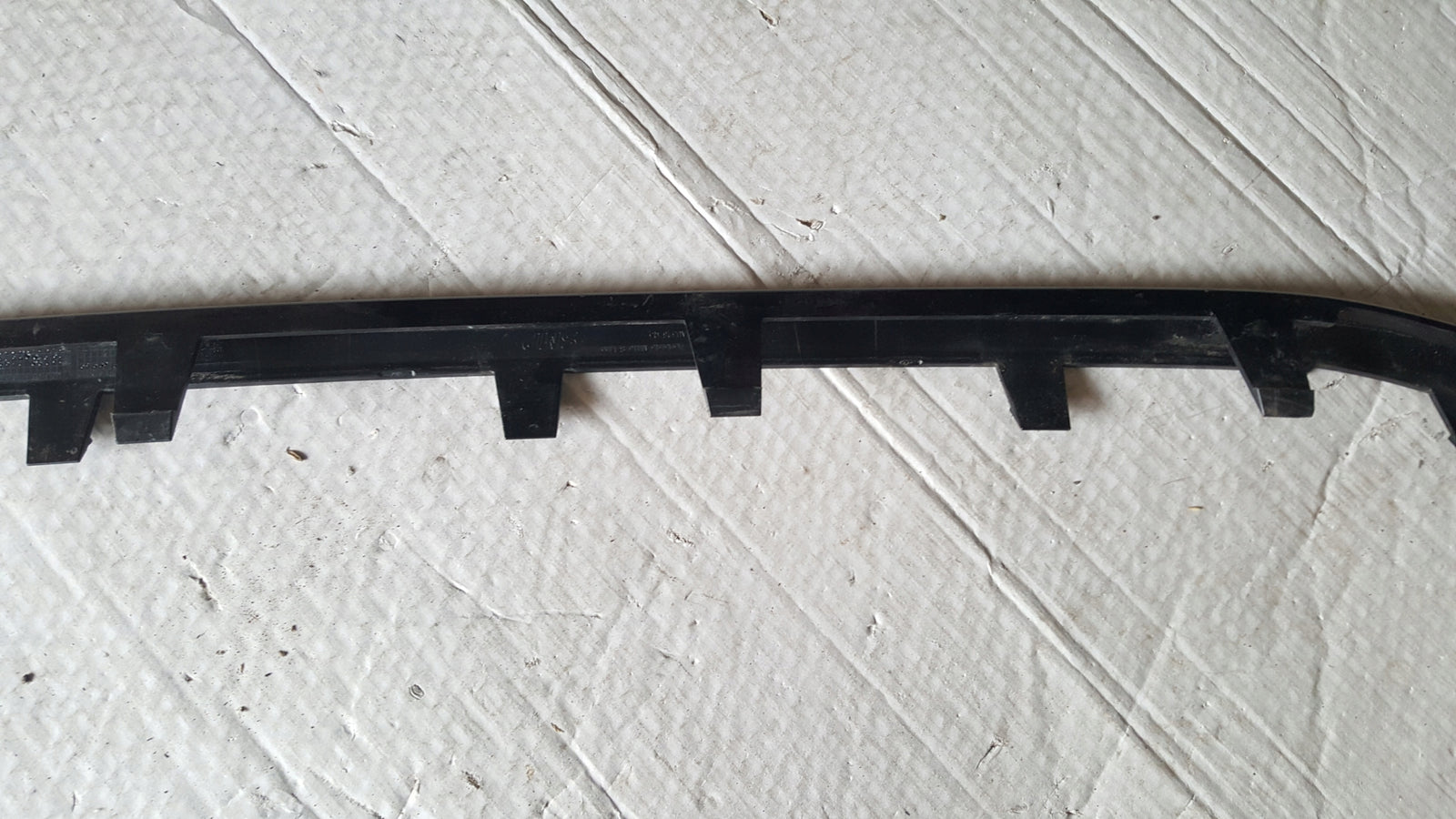 Listwa zderzaka przedniego AUDI Q3 83A853643 demontaż