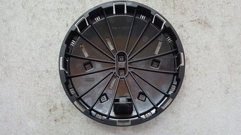 NOWE ORYGINALNE mocowanie emblematu VW T6 lift 7LA853343A