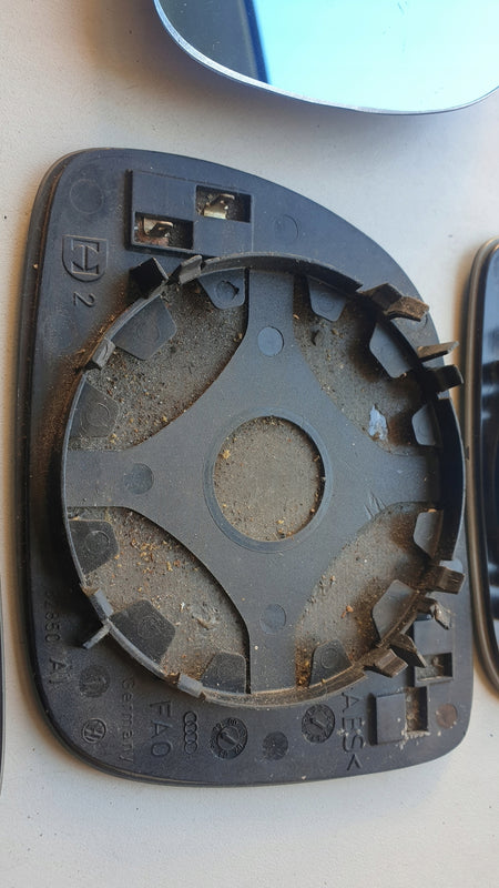 Prawy wkład lusterka Audi A6 4A1857536AB ORYGINAŁ