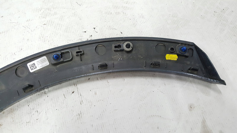 Listwa błotnika lewy tył AUDI E-TRON 4KE853817A