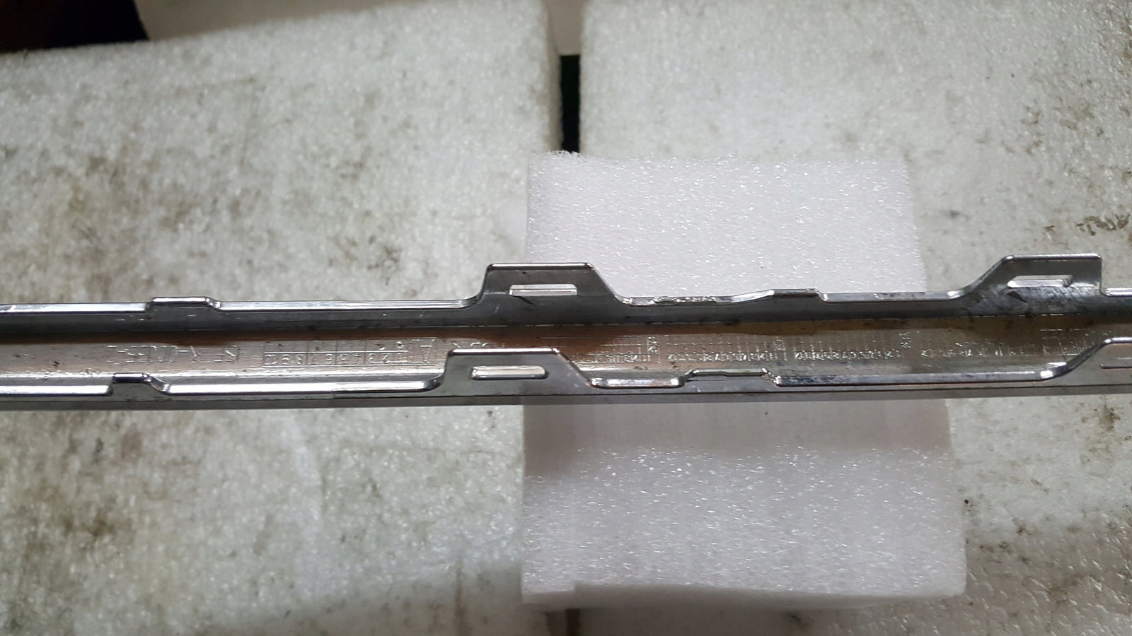 Listwa Zderzaka Tył VW Passat B6 3C9807460A