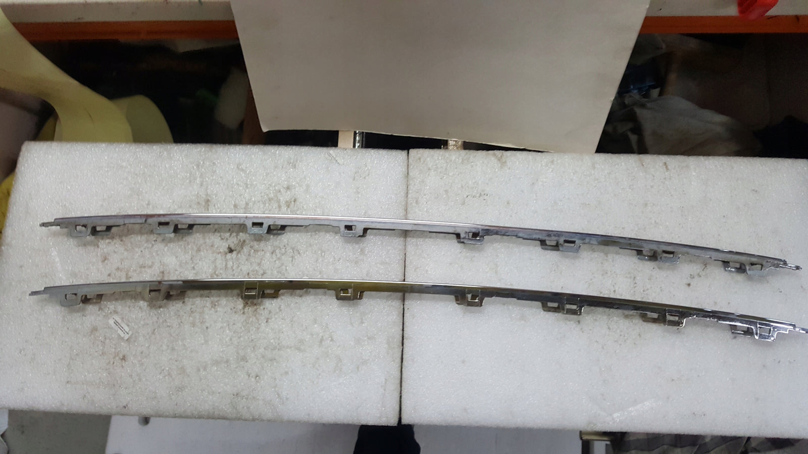 Listwa chrom zderzaka tylnego VW ARTEON 3G8853835B demontaż