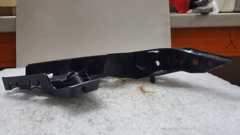 Mocowanie ślizg zderzaka lewy przód VW GOLF VIII 5H0807049D demontaż