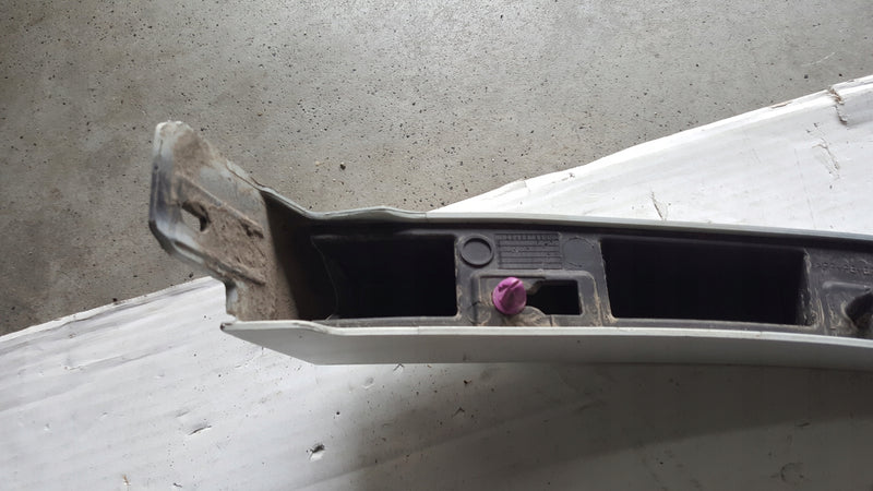 Listwa błotnika prawy tył VW TOUAREG 3 760853818C