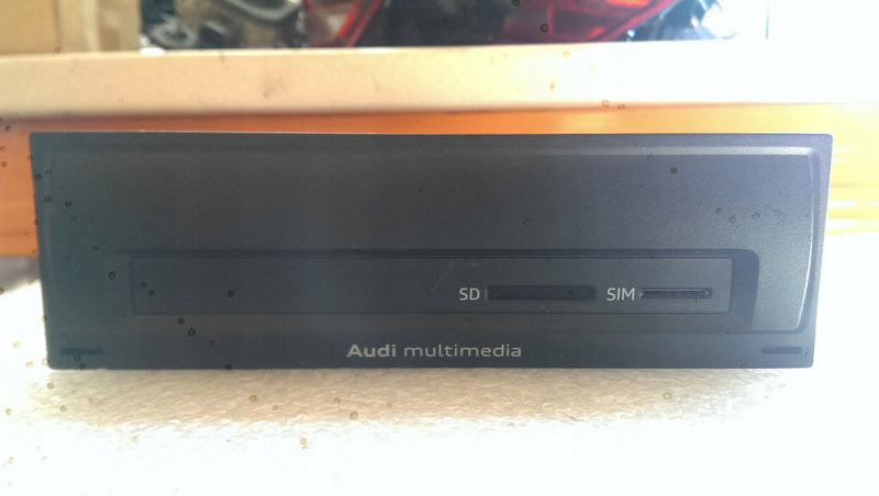 Czytnik MULTIMEDIA MIB2 SD SIM AUDI Q3 83A035063A