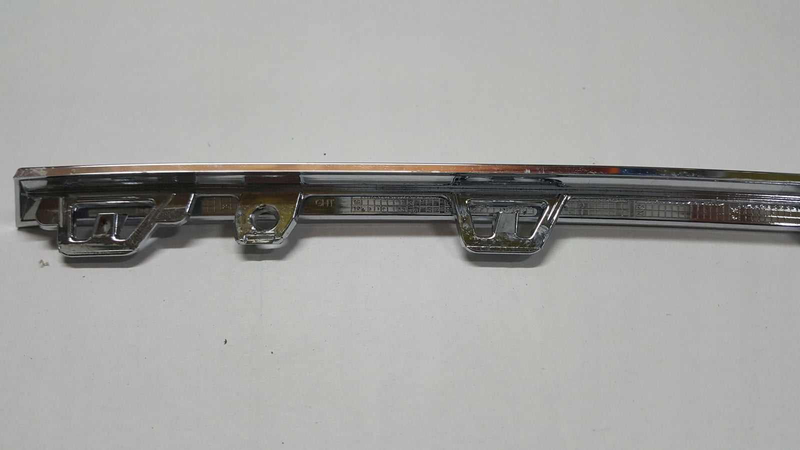 NOWA ORYGINALNA listwa chrom grilla przód prawa strona VW T6 7LA853842