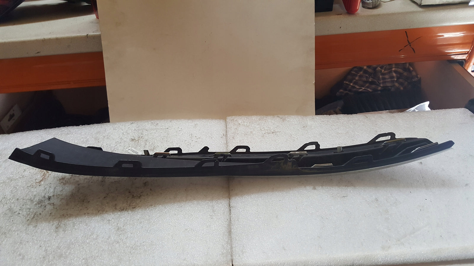 Kratka listwa zderzaka lewy przód VW ARTEON lift 3G8853665D demontaż