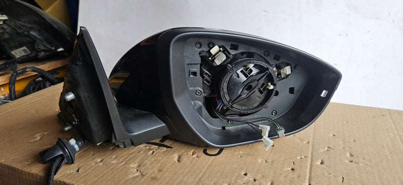 4KL857410T ideał LUSTERKO PRAWE AUDI E-TRON 14 pinów