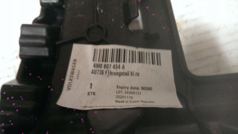 Ślizgi zderzaka L+P tył AUDI Q7 4M0807453A/454A