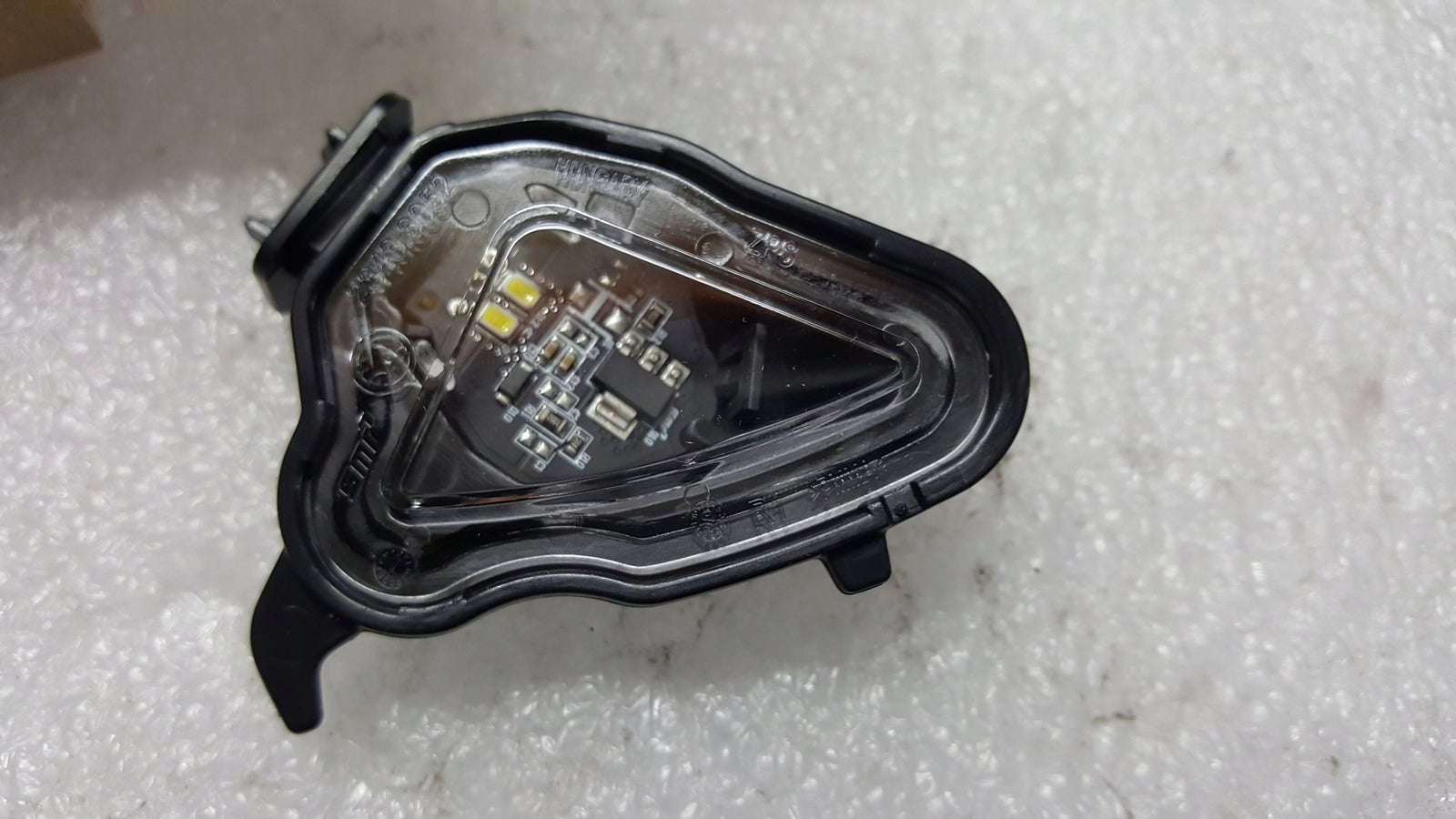 NOWA ORYGINALNA lampka LED lusterka prawego SKODA OCTAVIA 5E3945292