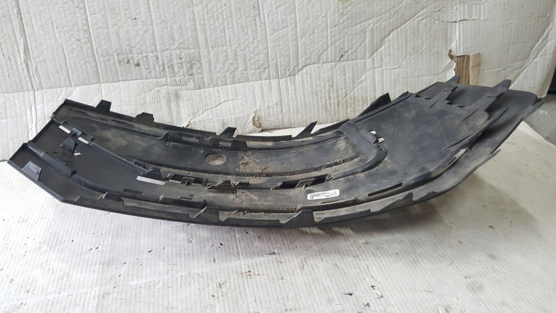 Kratka zderzaka tylnego lewa strona AUDI Q5 80F807319 demontaż