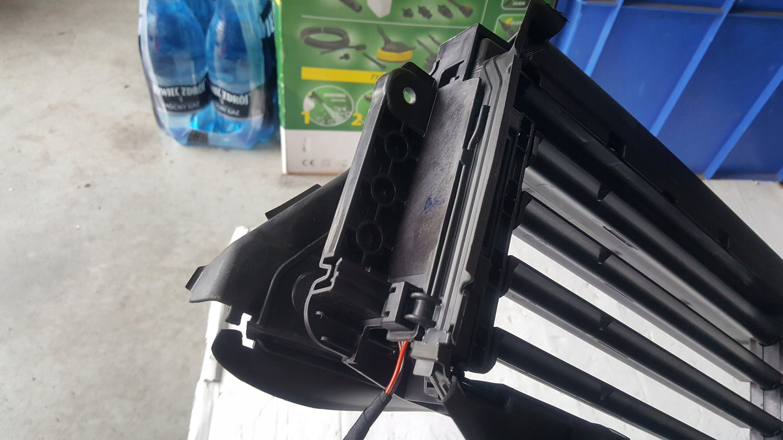 NOWA ORYGINALNA kierownica powietrza żaluzja SEAT LEON 5FA971277