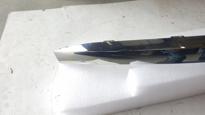 Listwa chrom zderzaka tylnego lewa strona VW TOUAREG 760853841 demontaż